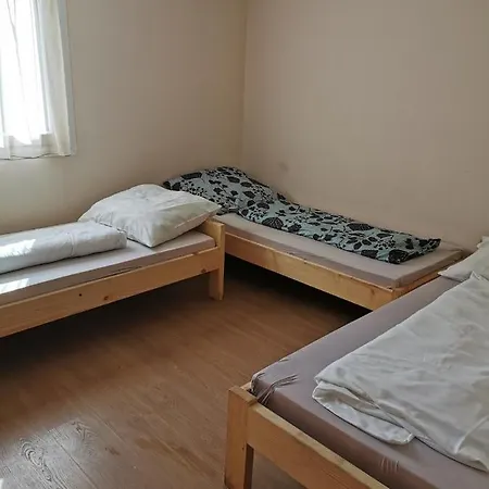 Bed & Breakfast Motel, Vigado Csarda
