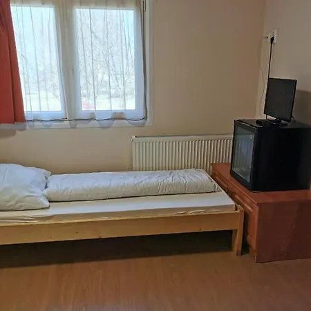 Motel, Vigado Csarda