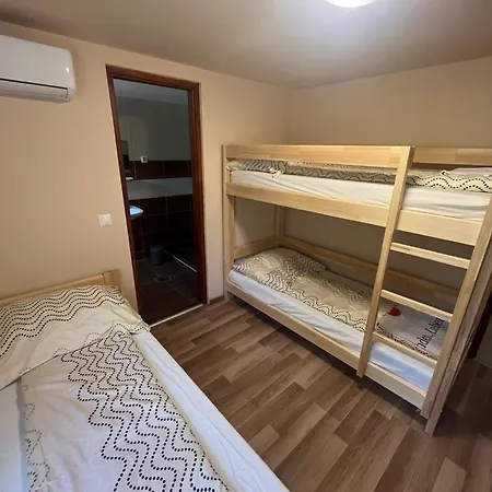Motel, Vigado Csarda 3* Dombrad