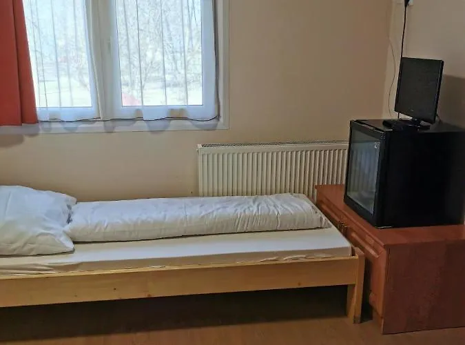 Motel, Vigado Csarda